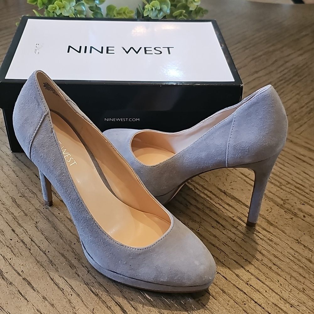 NWT Light Gray Suede High Heels Size 7 Nine West - Picture 10 of 10